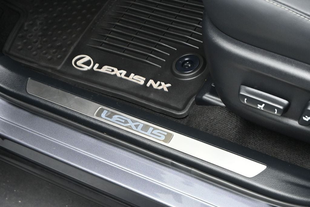 2021 Lexus NX 300h Luxury