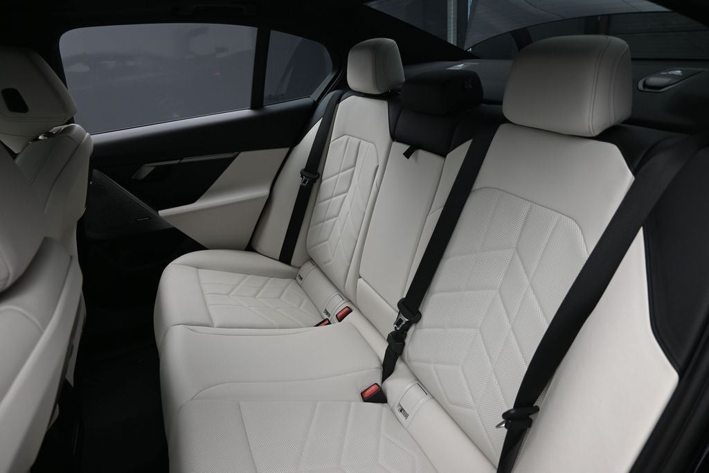 2025 BMW i5 xDrive40