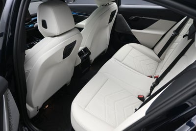 2025 BMW i5 xDrive40