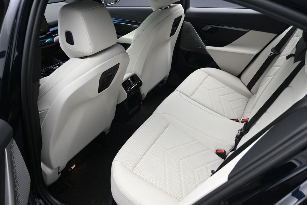 2025 BMW i5 xDrive40