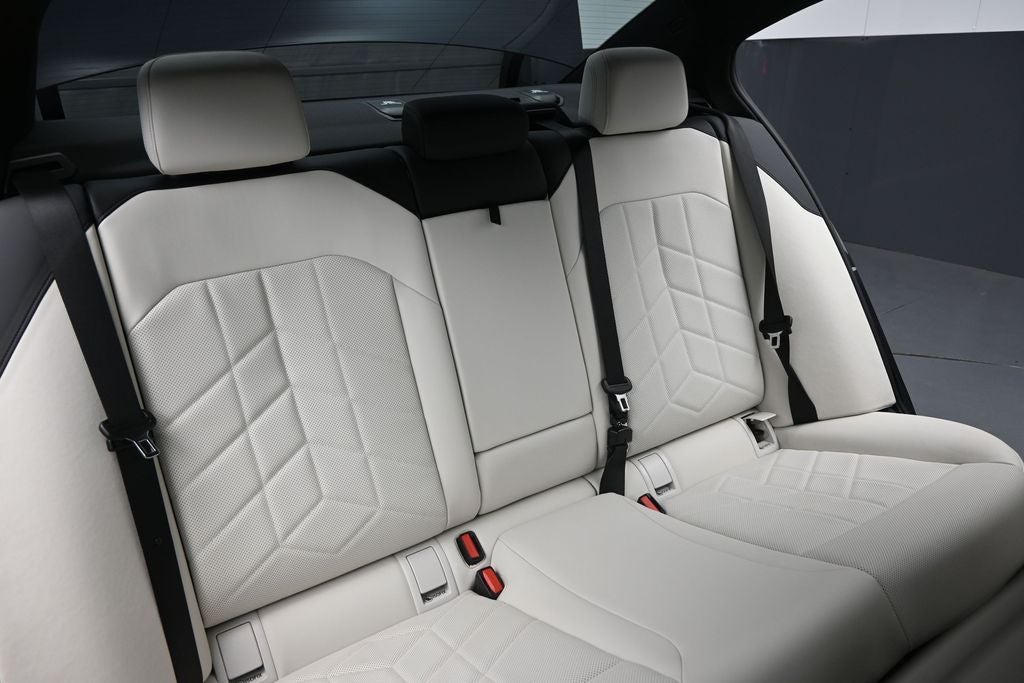 2025 BMW i5 xDrive40