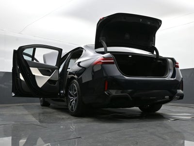 2025 BMW i5 xDrive40