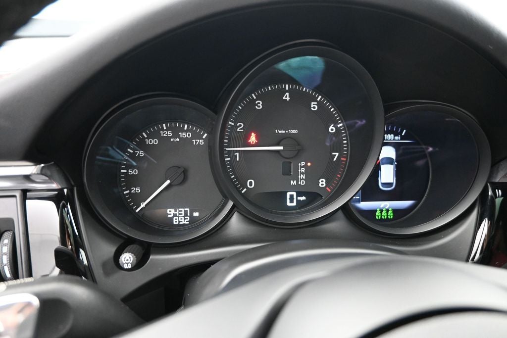 2025 Porsche Macan Base