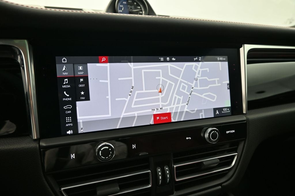 2025 Porsche Macan Base