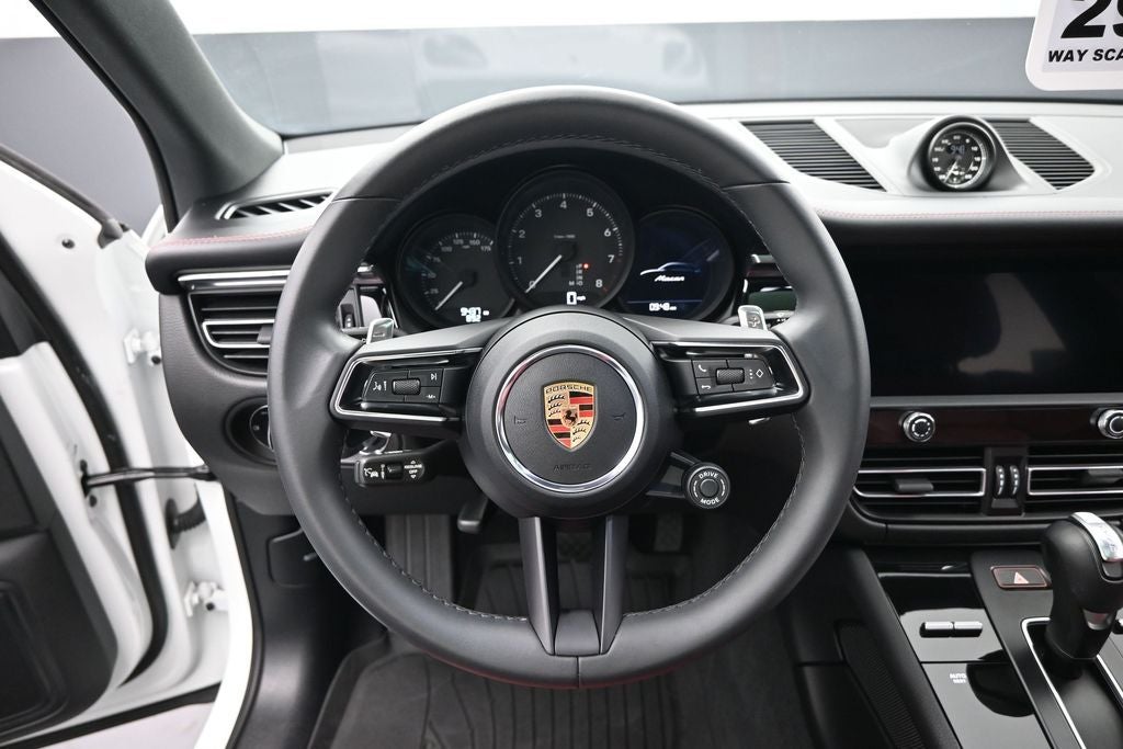 2025 Porsche Macan Base