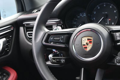 2025 Porsche Macan Base