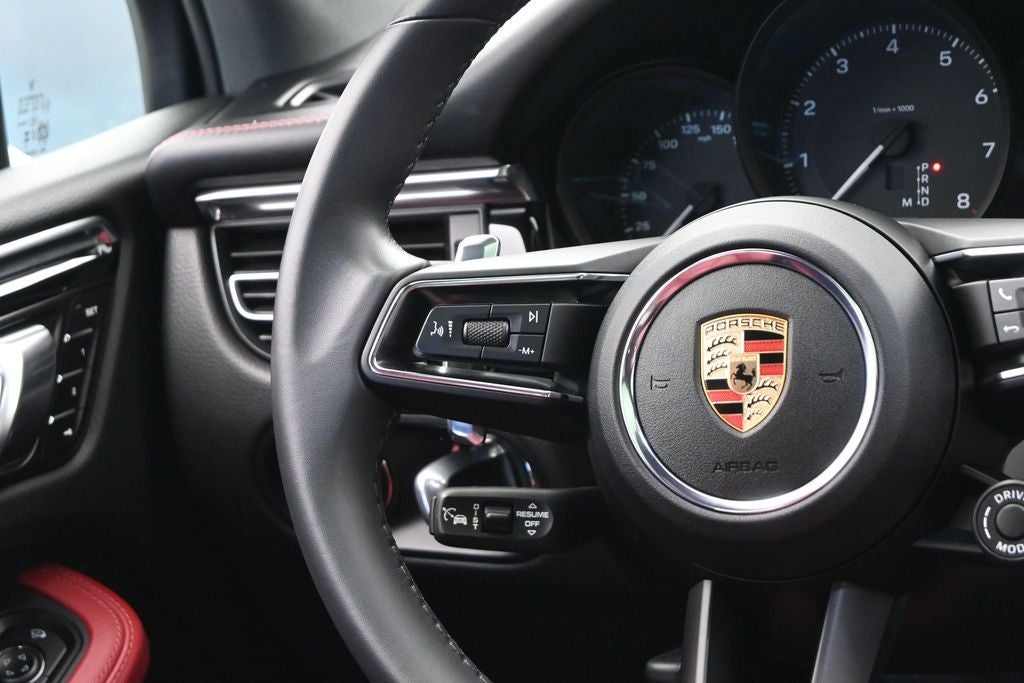 2025 Porsche Macan Base
