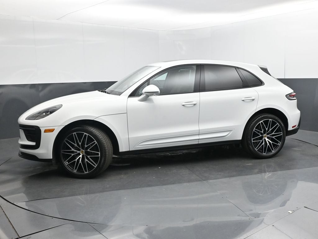 2025 Porsche Macan Base