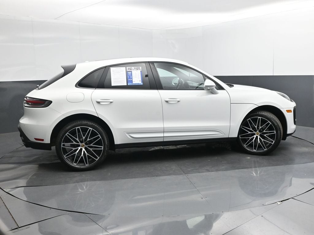 2025 Porsche Macan Base