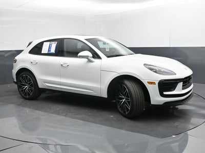 2025 Porsche Macan Base