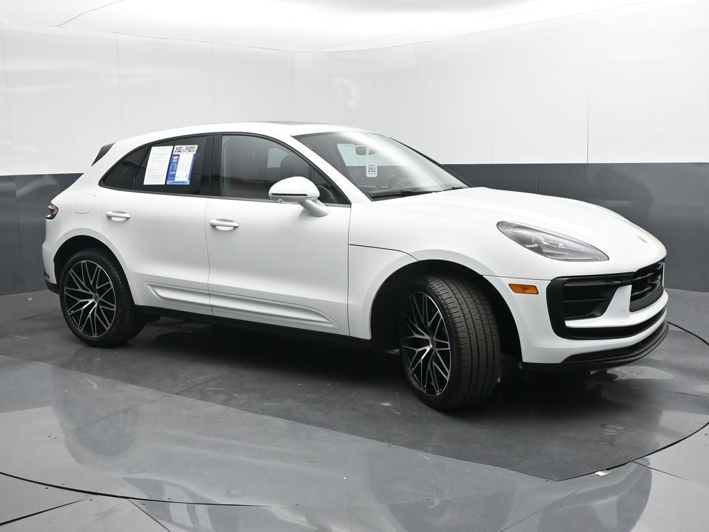 2025 Porsche Macan Base