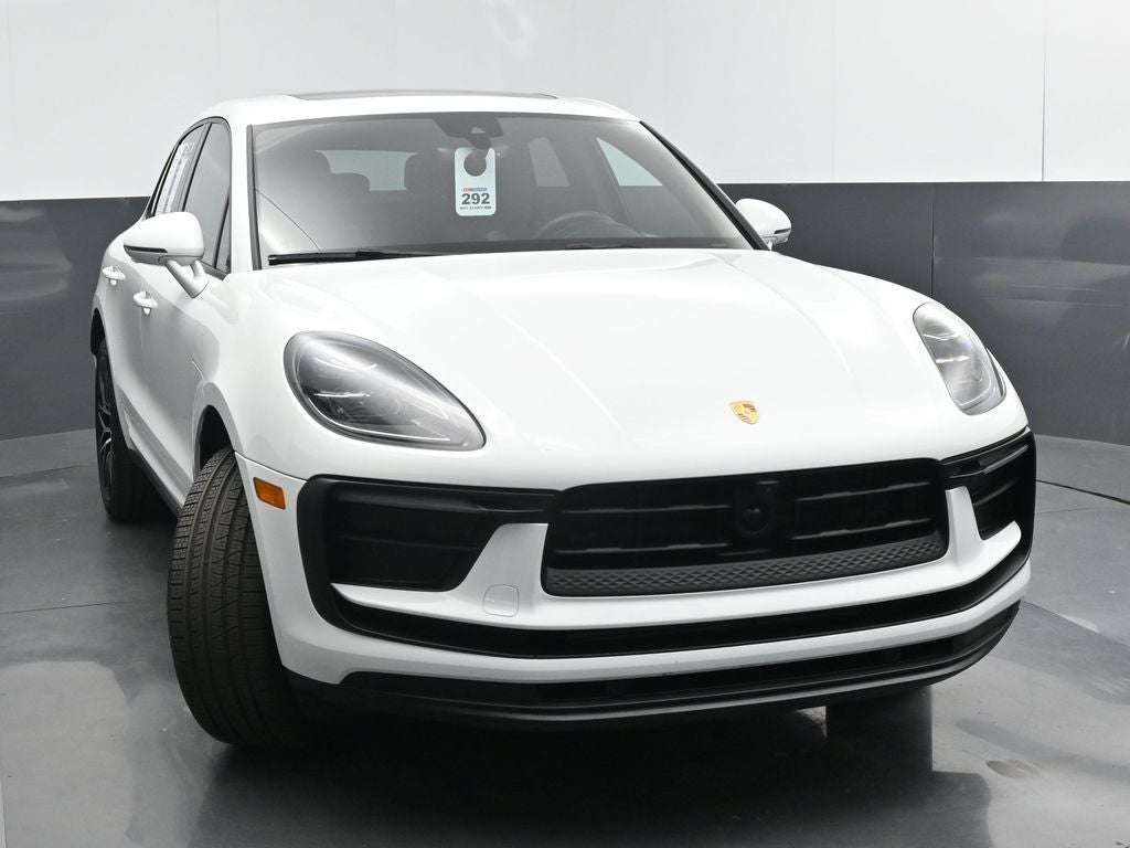 2025 Porsche Macan Base
