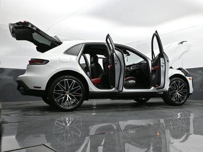 2025 Porsche Macan Base