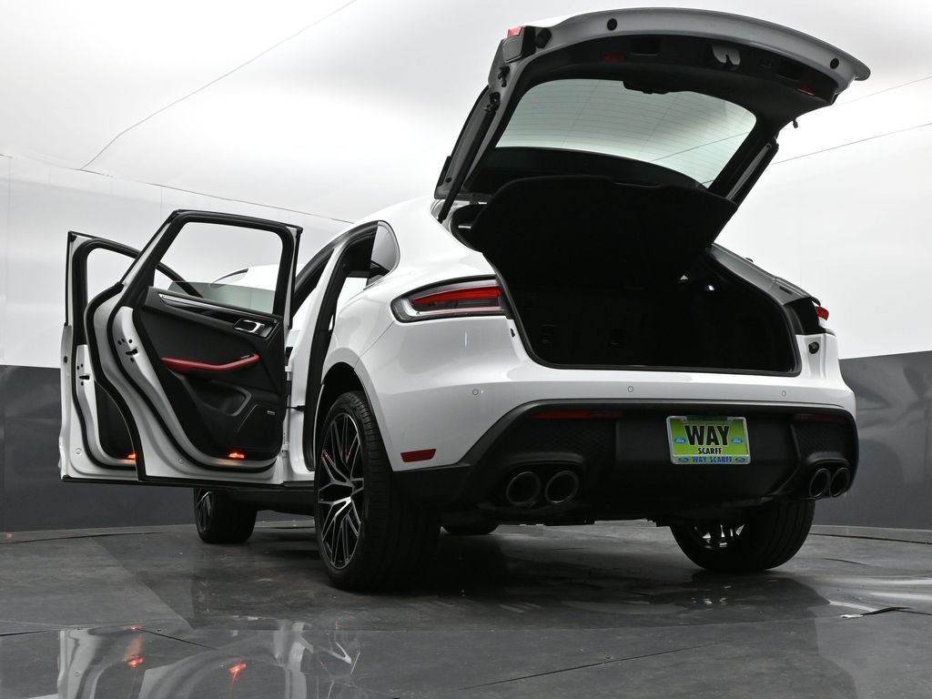 2025 Porsche Macan Base
