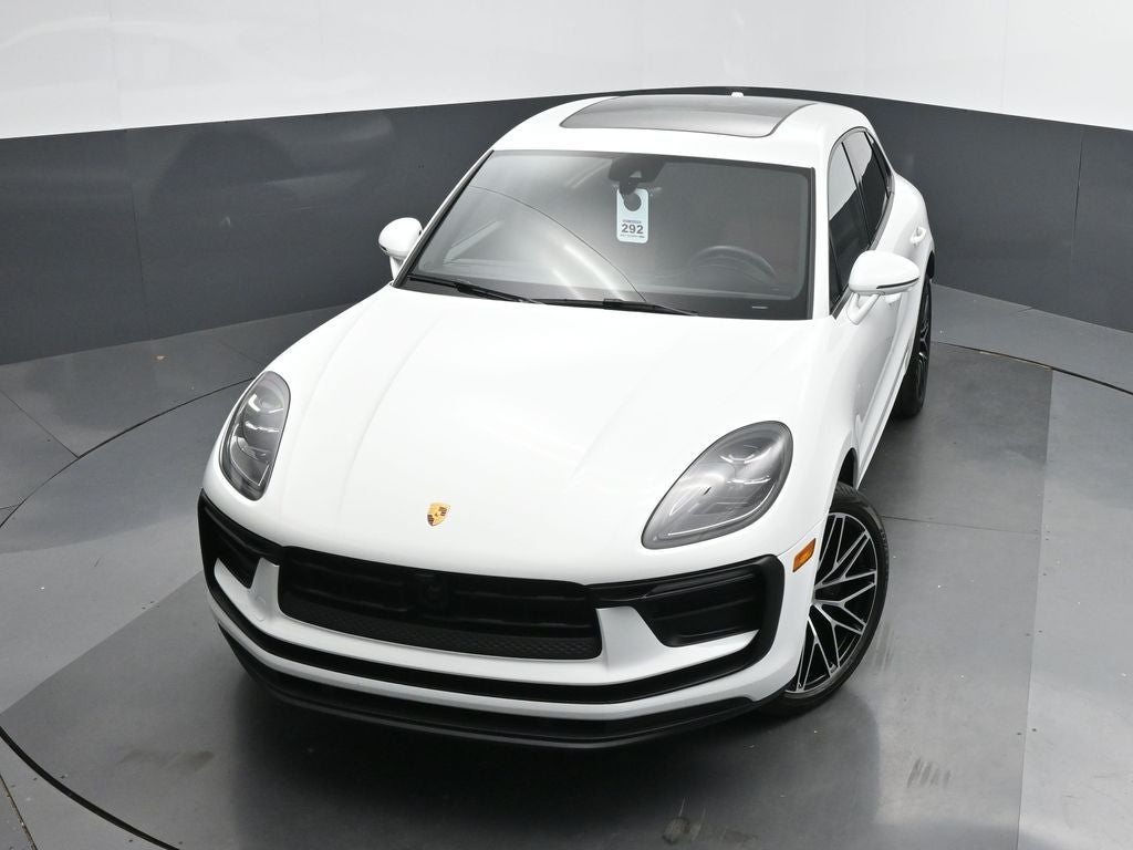 2025 Porsche Macan Base