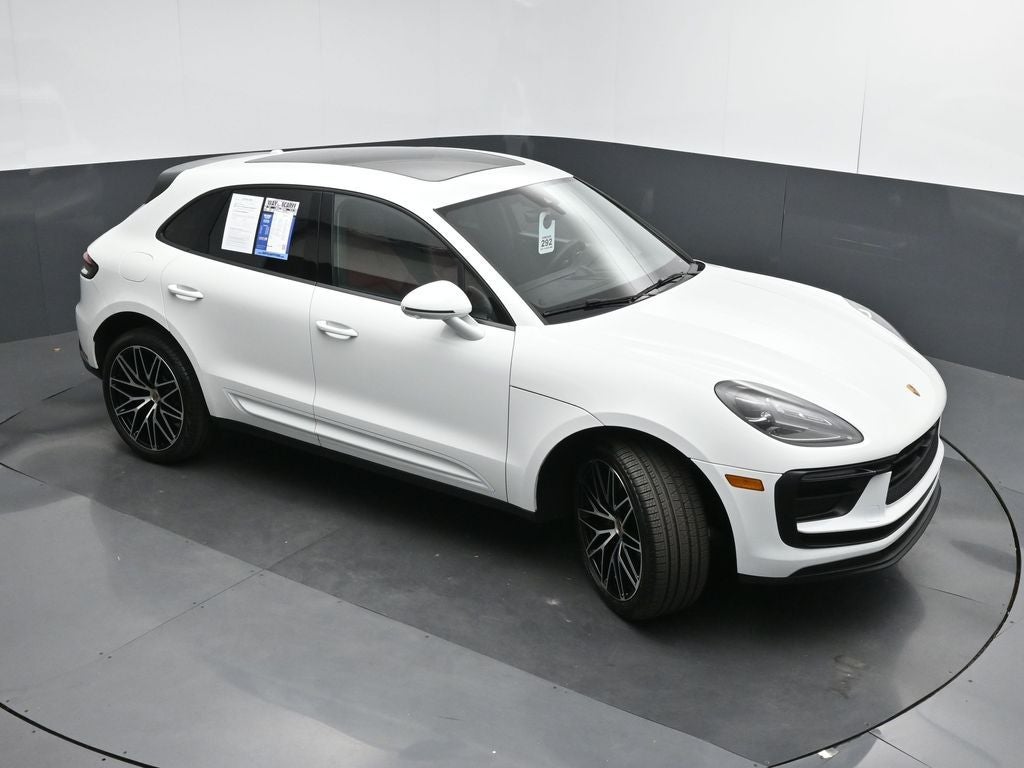 2025 Porsche Macan Base