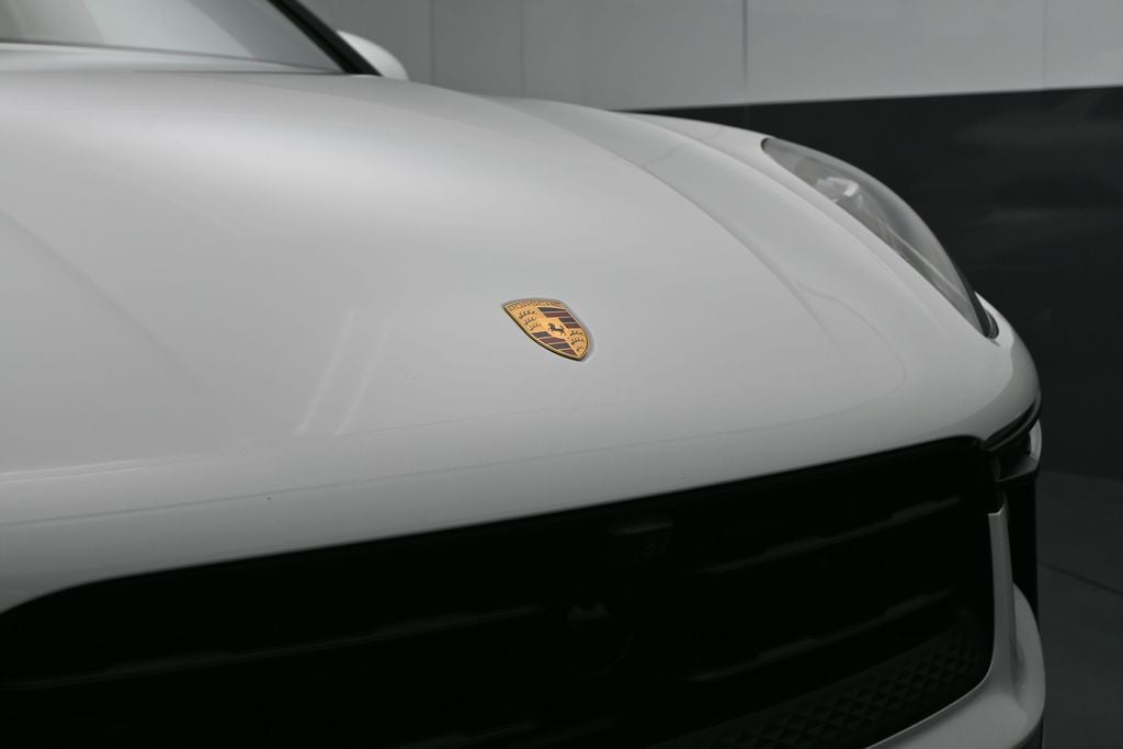 2025 Porsche Macan Base