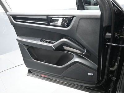 2021 Porsche Cayenne Base