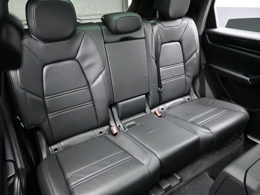 2021 Porsche Cayenne Base