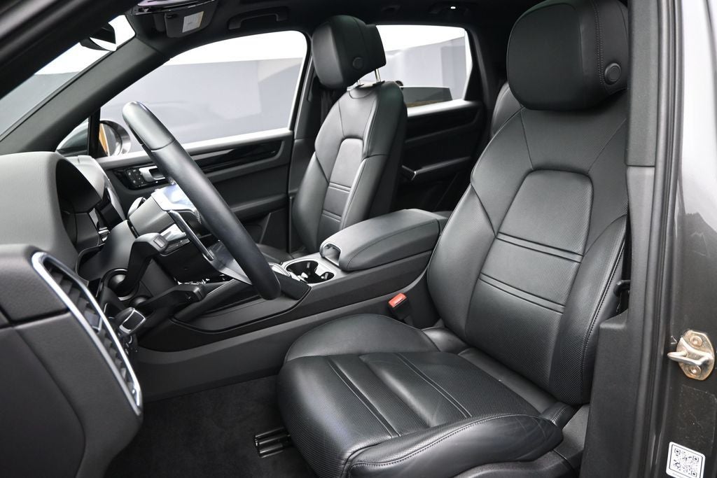 2023 Porsche Cayenne Base