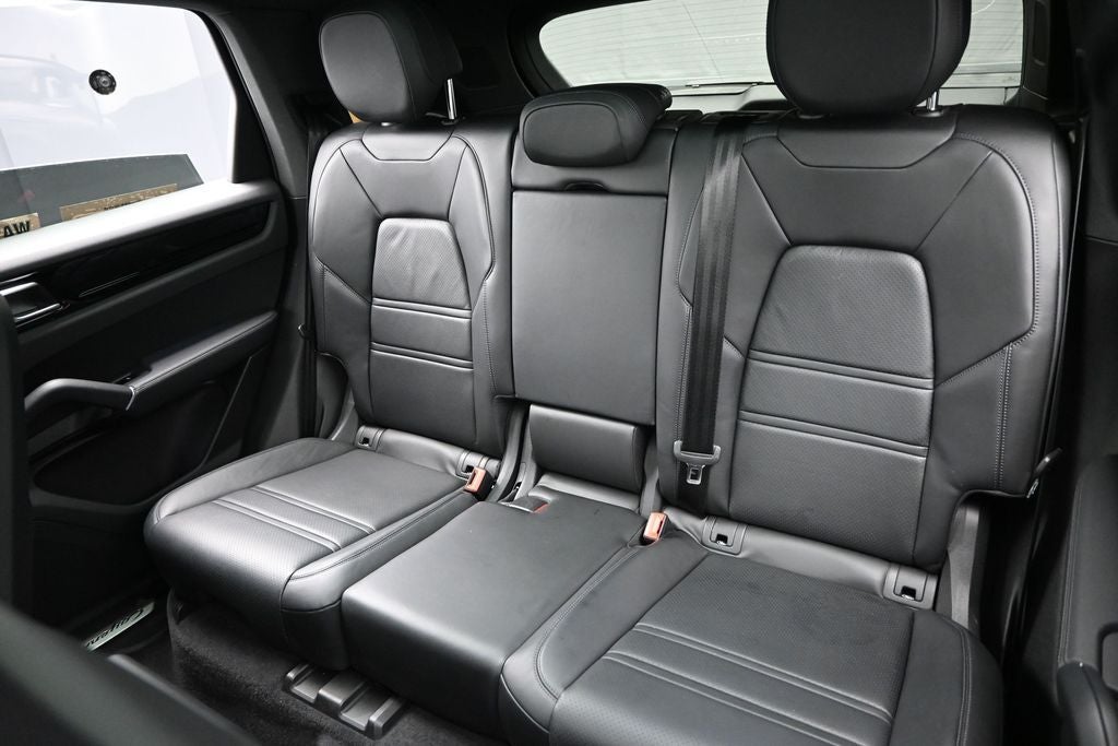 2023 Porsche Cayenne Base