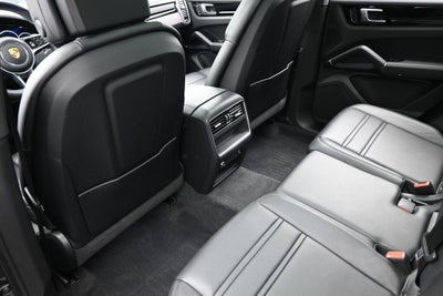 2023 Porsche Cayenne Base
