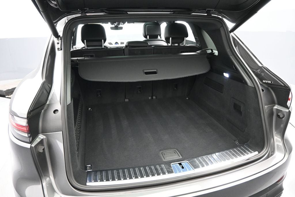 2023 Porsche Cayenne Base