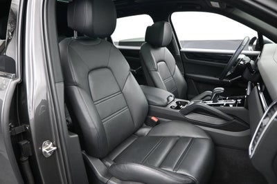 2023 Porsche Cayenne Base