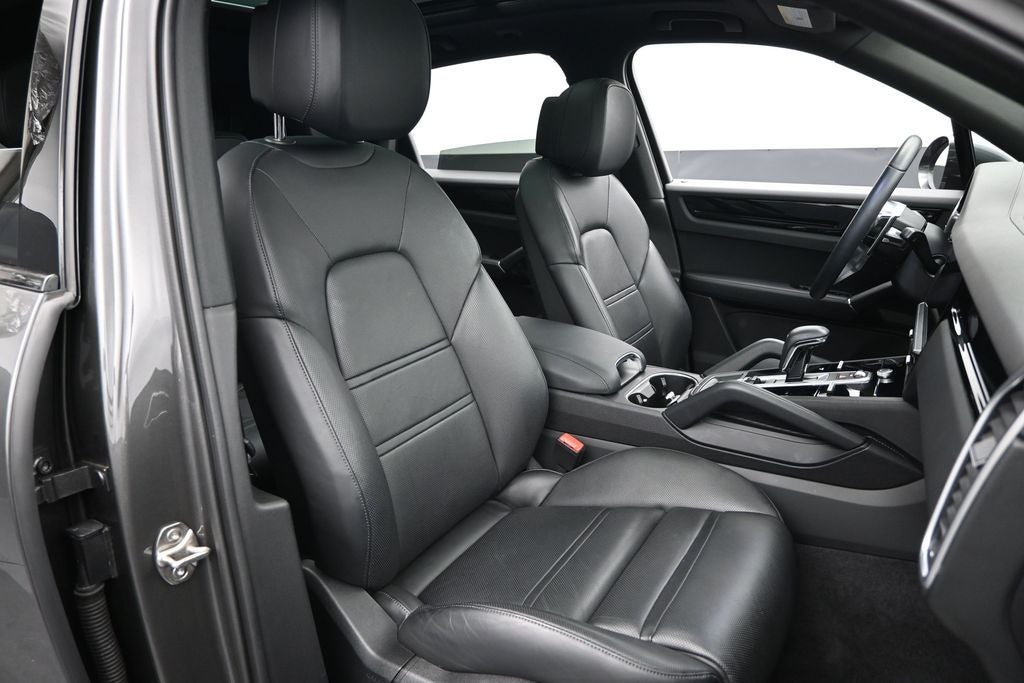 2023 Porsche Cayenne Base