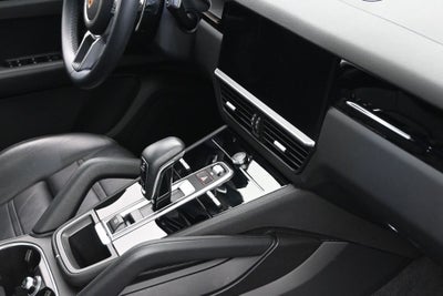 2023 Porsche Cayenne Base
