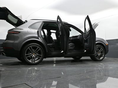 2023 Porsche Cayenne Base