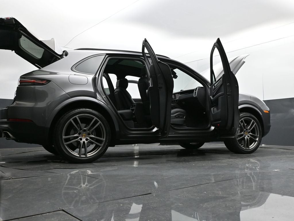 2023 Porsche Cayenne Base