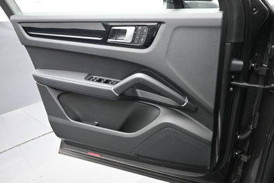 2023 Porsche Cayenne Base