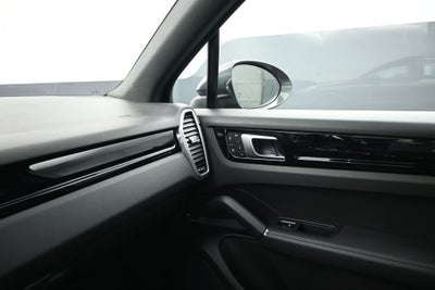 2023 Porsche Cayenne Base