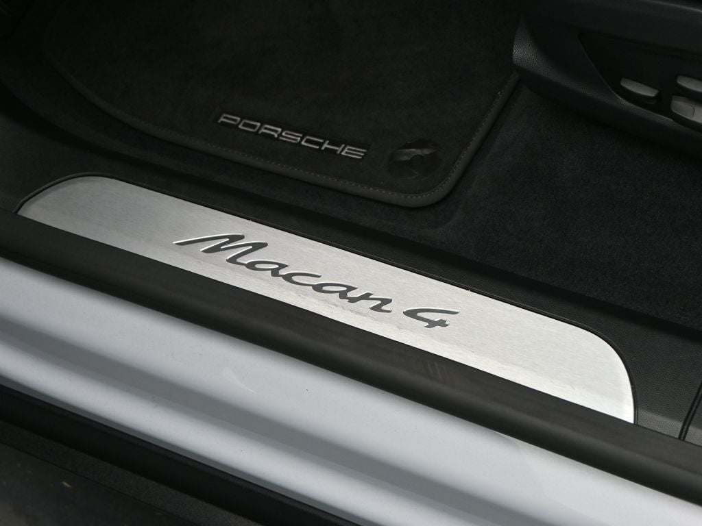 2024 Porsche Macan Electric 4