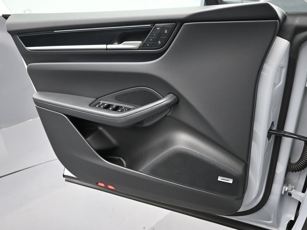 2024 Porsche Macan Electric 4