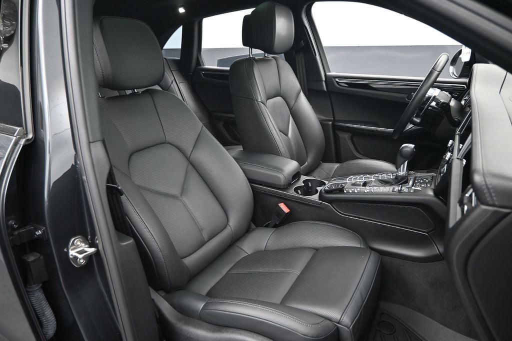 2020 Porsche Macan S