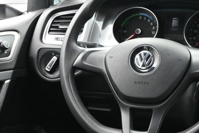 2016 Volkswagen e-Golf SE