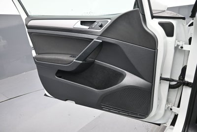 2016 Volkswagen e-Golf SE