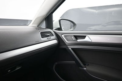 2016 Volkswagen e-Golf SE